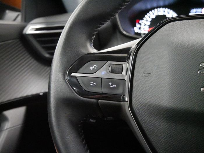 Peugeot 2008 1.2 PureTech 74 kW Active na operativní leasing