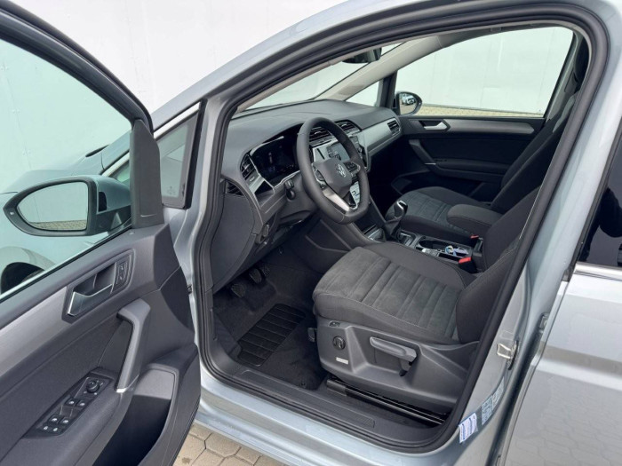 Volkswagen Touran People 6G EVO2 1,5TSI / 110kW na operativní leasing