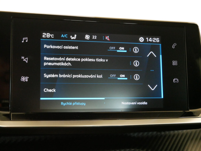 Peugeot 2008 1.2 PureTech 96 kW Allure Pack na operativní leasing