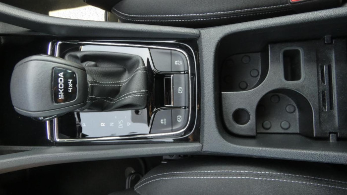 Škoda Karoq 2.0TDI 110kW Sportline 4x4 DSG na operativní leasing