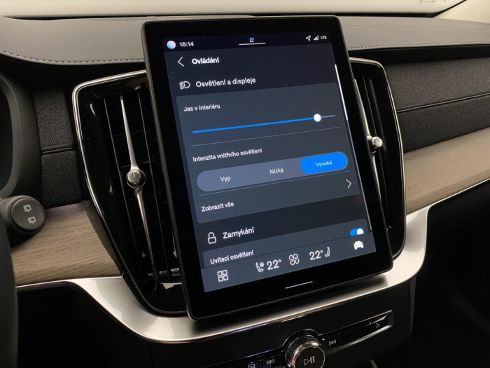 Volvo XC90 B5 AWD AUT DARK PLUS 7míst na operativní leasing