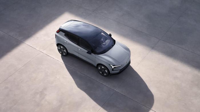 Volvo EX30 P5 LONG RANGE ELETRIC ULTRA long na operativní leasing