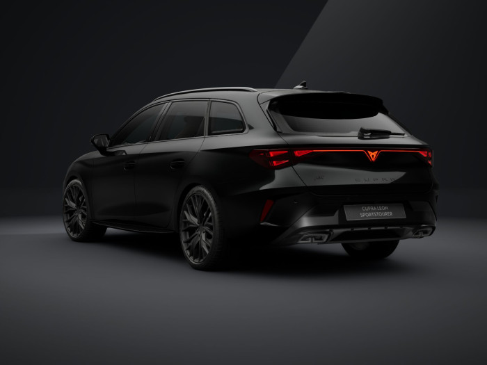 Cupra Leon SP Tribe 1.5 eTSI 150k DSG na operativní leasing