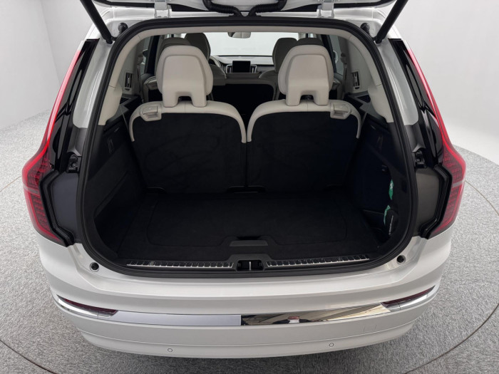 Volvo XC90 T8 AWD RECHARGE BRIGHT PLUS 7m na operativní leasing