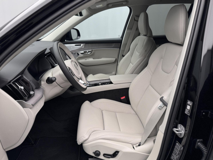 Volvo XC90 B5 AWD AUT DARK PLUS 7míst na operativní leasing