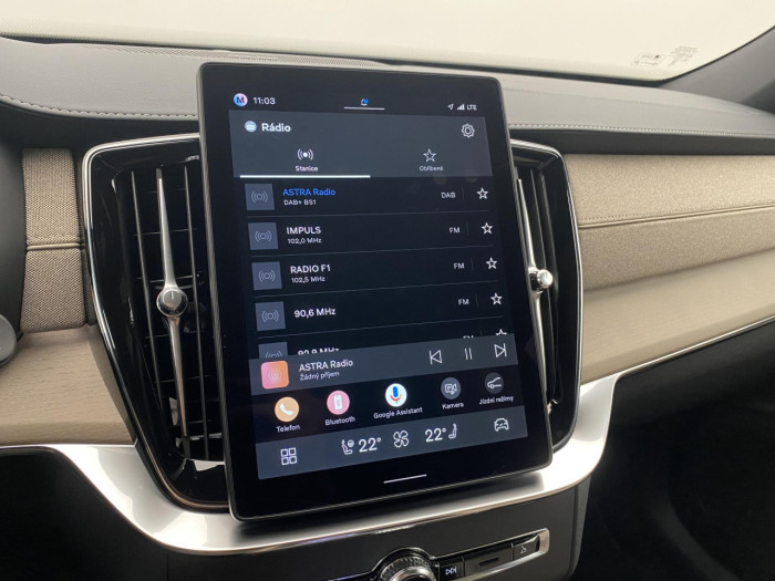 Volvo XC90 T8 AWD Plug-in BRIGHT PLUS 7m na operativní leasing