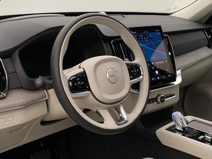 Volvo XC90 T8 AWD Plug-in BRIGHT PLUS 7m na operativní leasing