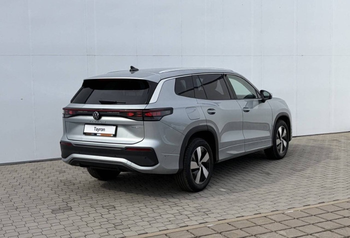 Volkswagen Tayron People PHEV 19,7kWh 1,5TSI / 110kW na operativní leasing