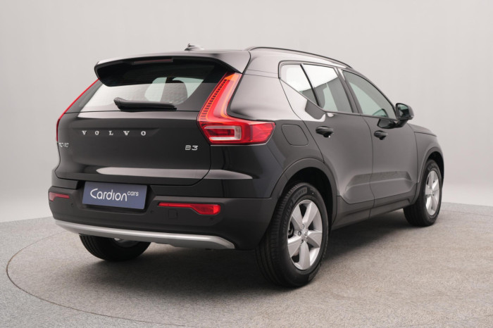Volvo XC40 B3 AUT ESSENTIAL na operativní leasing
