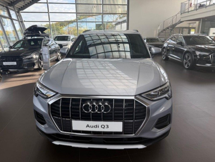 Audi Q3 Advanced 35 TFSI Stronic na operativní leasing