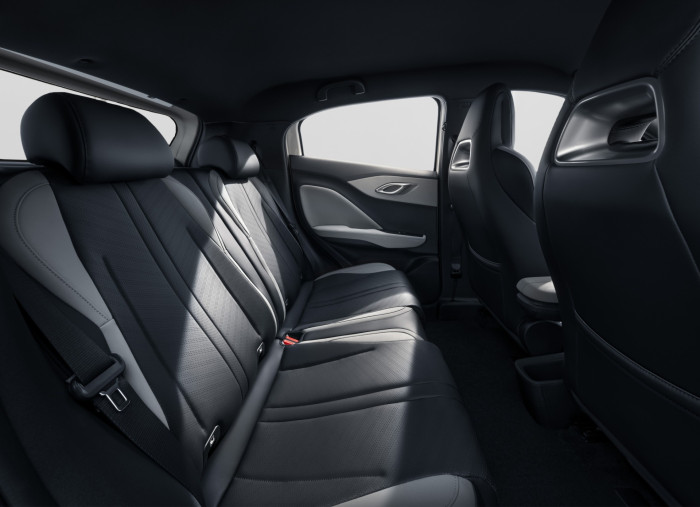 BYD Dolphin Surf Boost*kůže*LED*V2L*park. kam. na operativní leasing