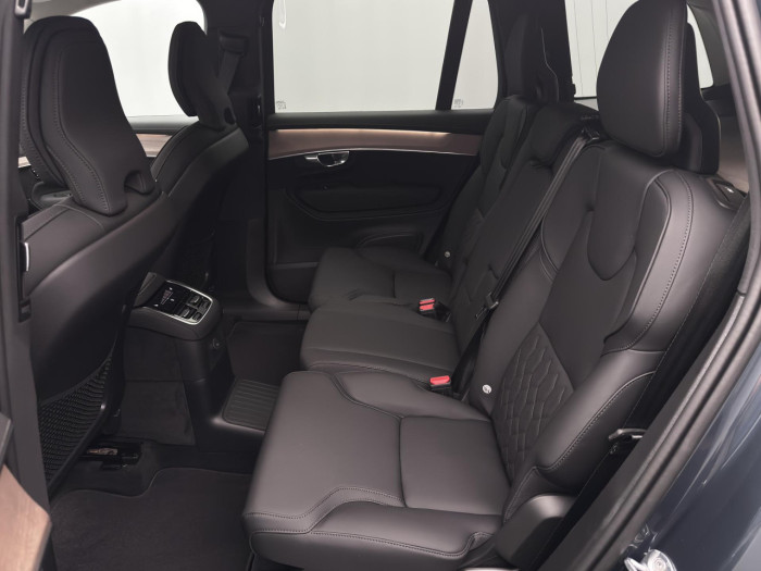 Volvo XC90 T8 AWD Plug-in BRIGHT PLUS 7m na operativní leasing