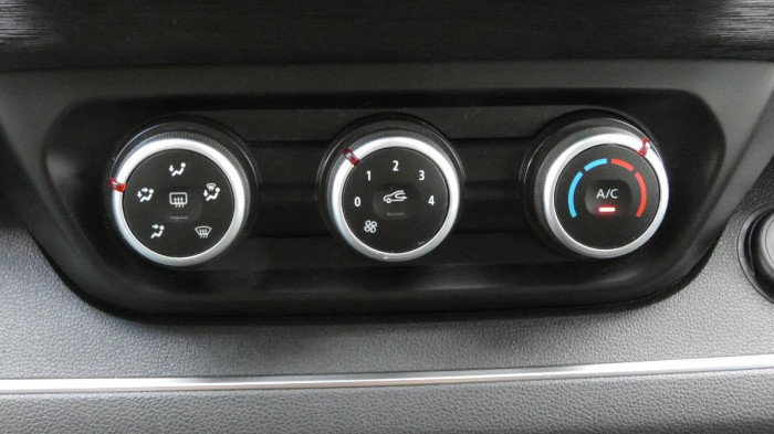 Land Rover Discovery D250 AUTO 4WD na operativní leasing