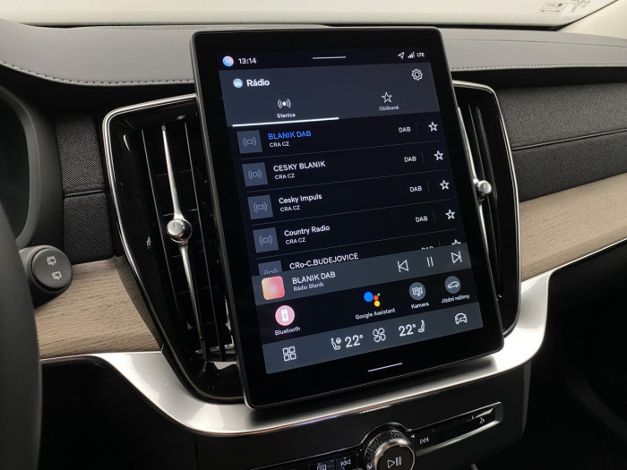 Volvo XC90 T8 AWD RECHARGE DARK PLUS 7m na operativní leasing