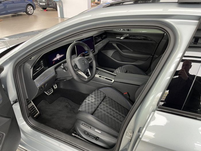 Volkswagen Passat R-Line 2,0 TDI 110 kW na operativní leasing