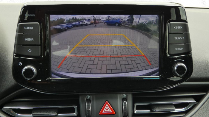 Hyundai i30 Kombi 1.5 T-GDI mHEV Smart na operativní leasing