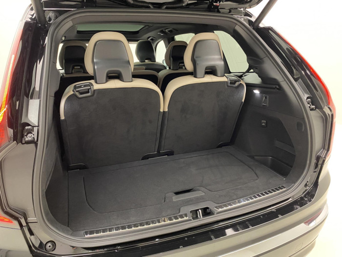 Volvo XC90 T8 AWD Plug-in BRIGHT PLUS 7m na operativní leasing