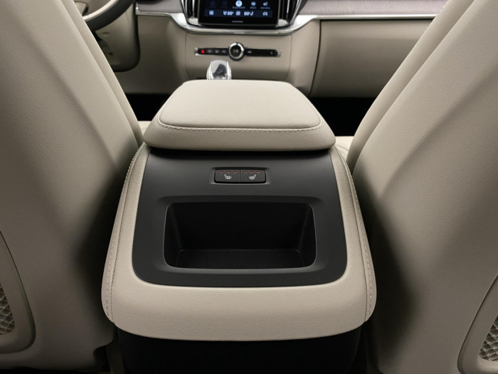 Volvo XC90 B5 AWD AUT BRIGHT PLUS 7míst na operativní leasing