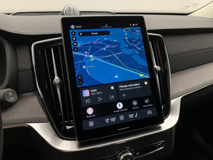 Volvo XC90 T8 AWD Plug-in DARK ULTRA na operativní leasing