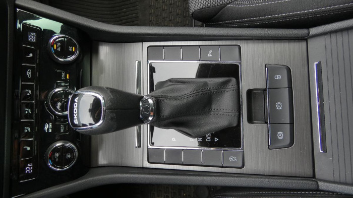 Škoda Superb 2,0 TDI DSG Style na operativní leasing