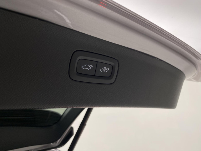 Volvo XC90 B5 AWD AUT BRIGHT PLUS na operativní leasing