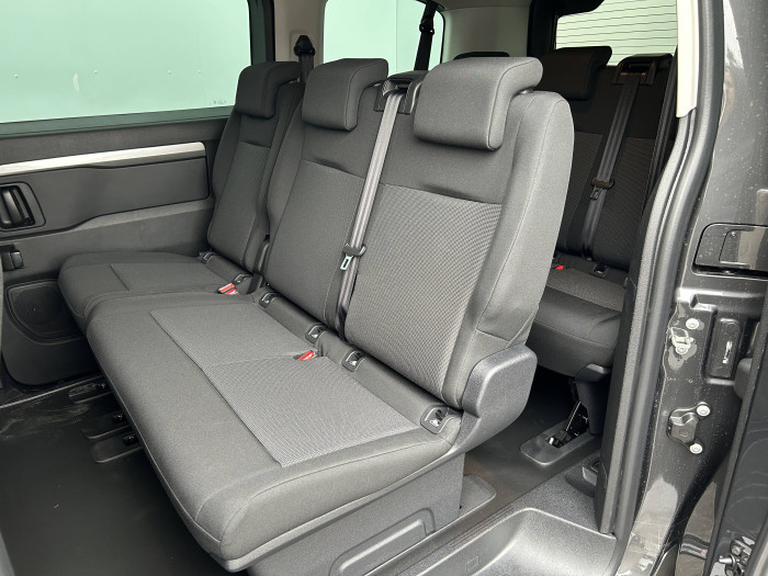 Peugeot Traveller ActiveStandard 2.0 BlueHDi S&S EAT8 / 130kW na operativní leasing