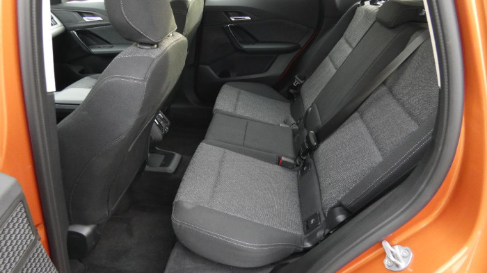 BMW X1 sDrive 18i Advantage na operativní leasing