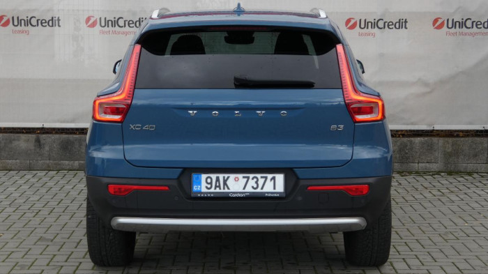 Volvo XC40 B3 Core DCT na operativní leasing