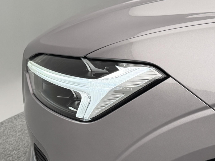 Volvo XC60 B5 AWD AUT CORE na operativní leasing