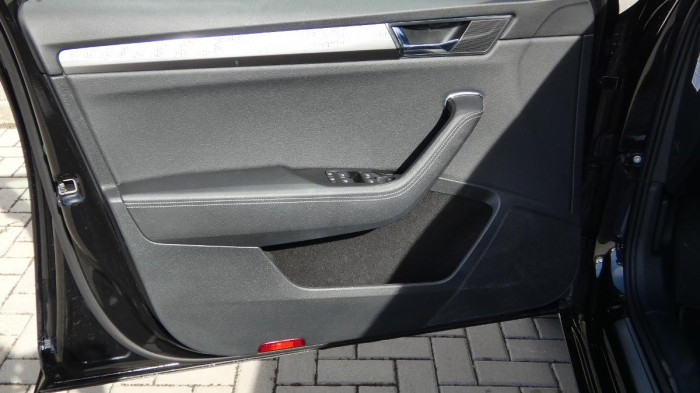 Škoda Superb Combi 2,0 TDI DSG Style na operativní leasing