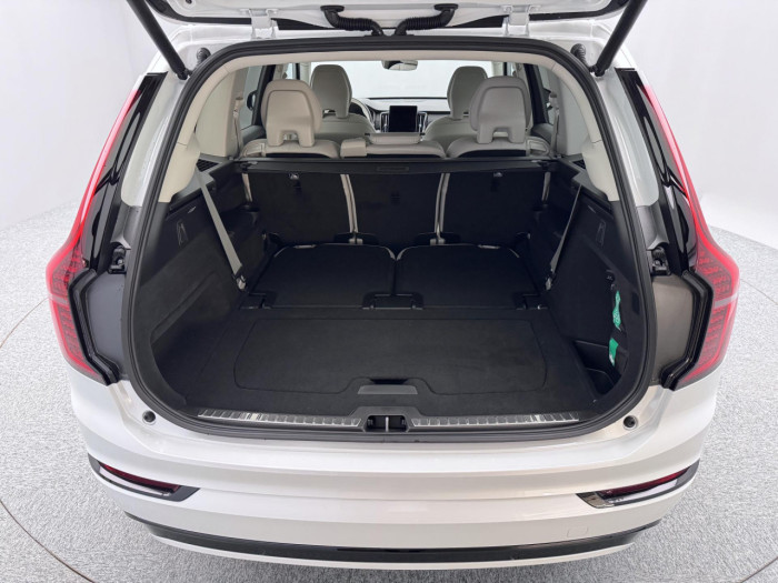 Volvo XC90 B5 AWD AUT DARK PLUS 7míst na operativní leasing