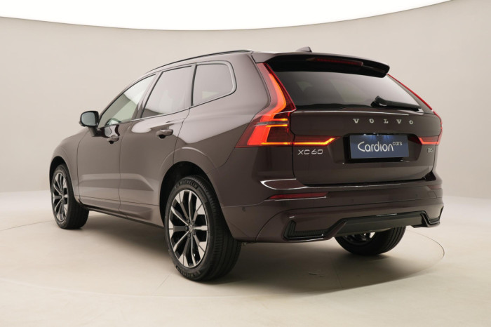Volvo XC60 B5 AWD AUT DARK PLUS na operativní leasing