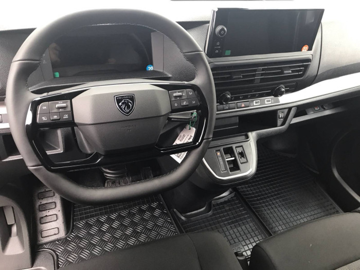 Peugeot Expert L2 MAN6 2,2 BlueHDi / 110kW na operativní leasing