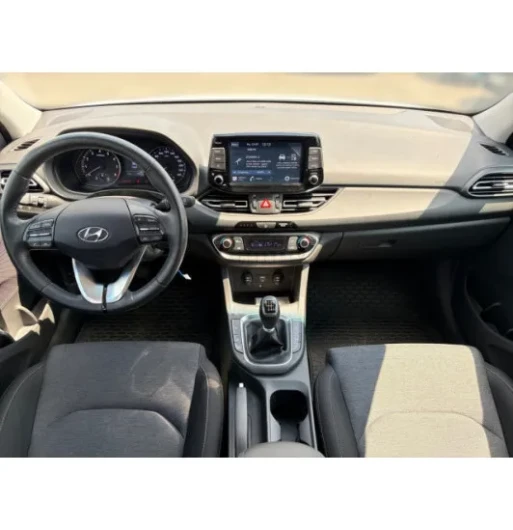 Hyundai i30 kom.1.5T-GDI Smart 5d na operativní leasing