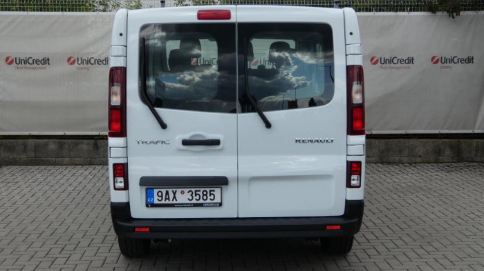 Land Rover Discovery D250 AUTO 4WD na operativní leasing