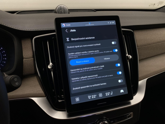 Volvo XC90 B5 AWD AUT BRIGHT PLUS na operativní leasing