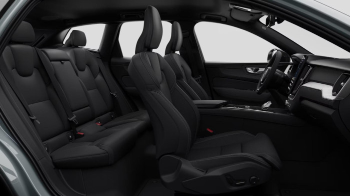 Volvo XC60 B5 AWD AUT PLUS BLACK EDITION na operativní leasing