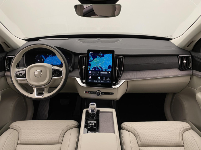 Volvo XC90 T8 AWD Plug-in BRIGHT PLUS 7m na operativní leasing