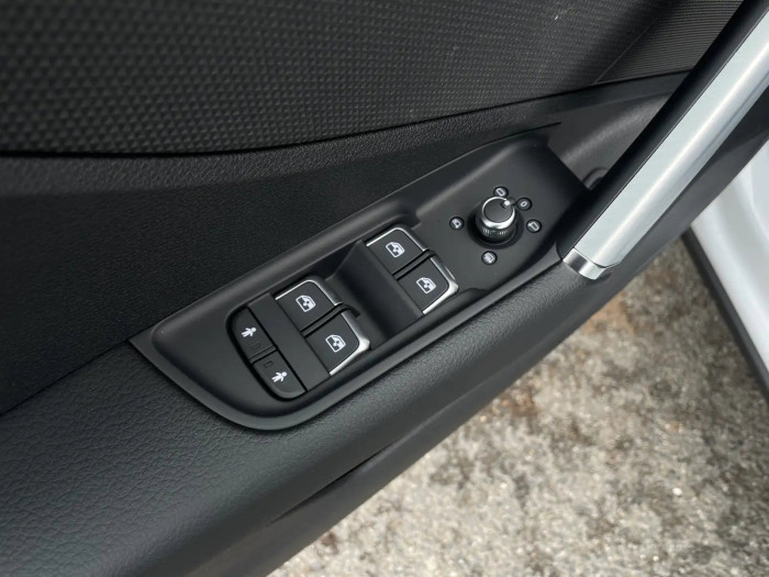 Audi Q2 S line 1.5 TFSI 110 kW Benzín Automatická převodovka na operativní leasing