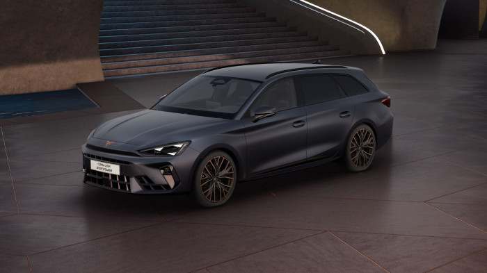 Cupra Leon SP 1.5 eTSI 150k DSG na operativní leasing