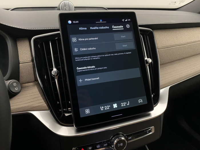 Volvo XC90 T8 AWD Plug-in DARK PLUS 7m na operativní leasing