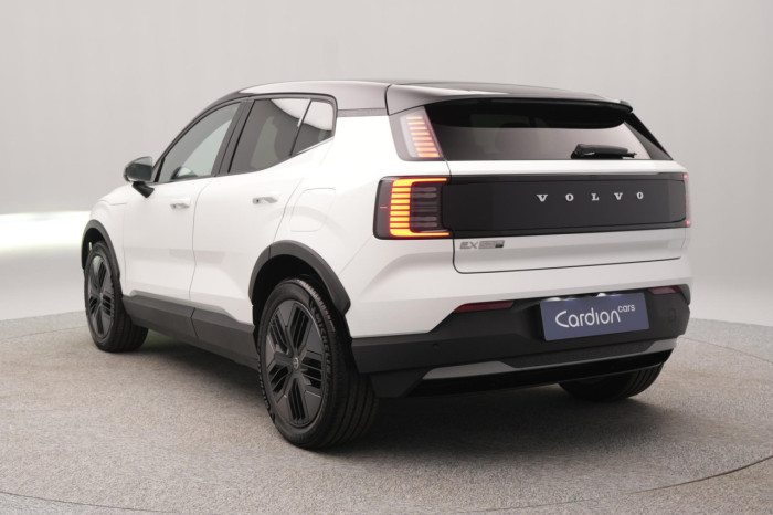 Volvo EX30 CROSS COUNTRY P8 TWIN PLUS na operativní leasing