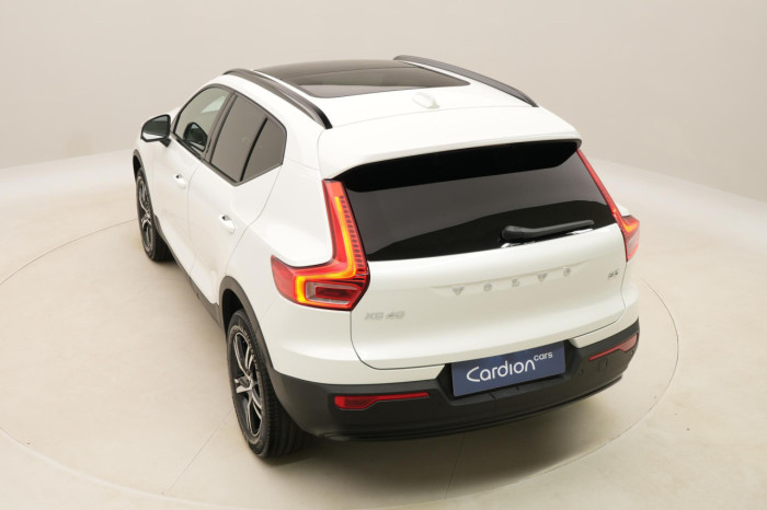 Volvo XC40 B3 AUT DARK PLUS na operativní leasing