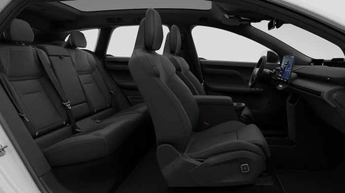 Volvo EX60 PURE ELECTRIC PLUS na operativní leasing