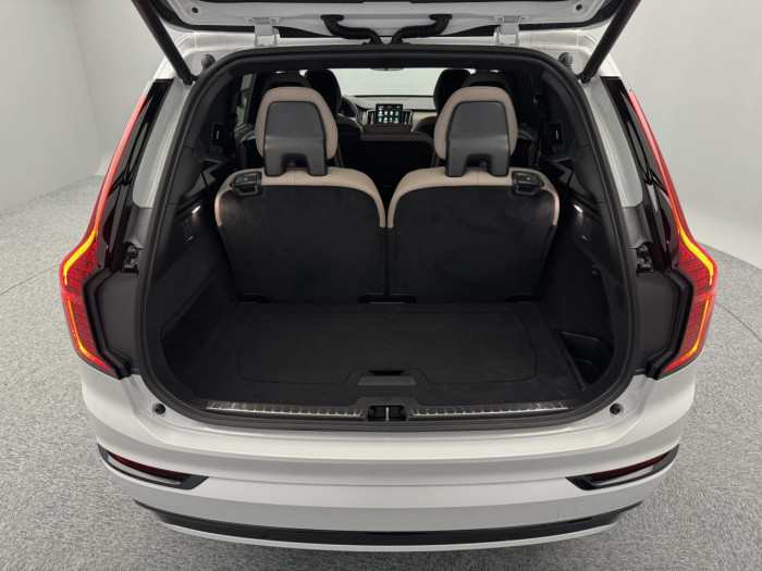 Volvo XC90 B5 AWD AUT DARK ULTRA 7 míst na operativní leasing