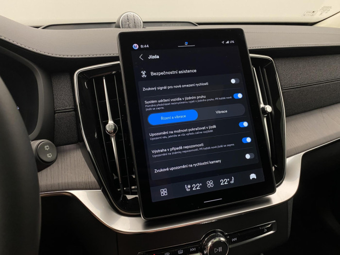 Volvo XC90 T8 AWD Plug-in BRIGHT ULTRA na operativní leasing