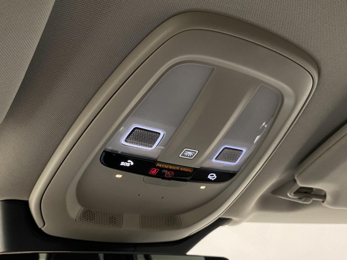 Volvo XC90 T8 AWD RECHARGE DARK PLUS 7m na operativní leasing