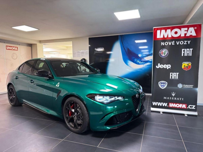 Alfa Romeo Giulia 2.9 V6 BiTurbo 520k QV Carbon Edition *494* na operativní leasing