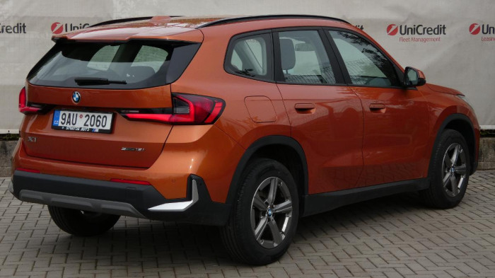 BMW X1 sDrive 18i na operativní leasing