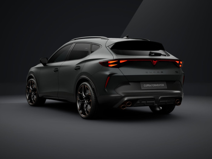 Cupra Formentor VZ5 2.5 TSI 390k DSG 4WD na operativní leasing